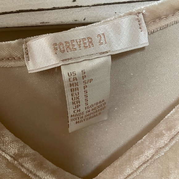 Forever 21 Cream/Tan Velvet Tank Top Crop Top, Size Small - Picture 3 of 5